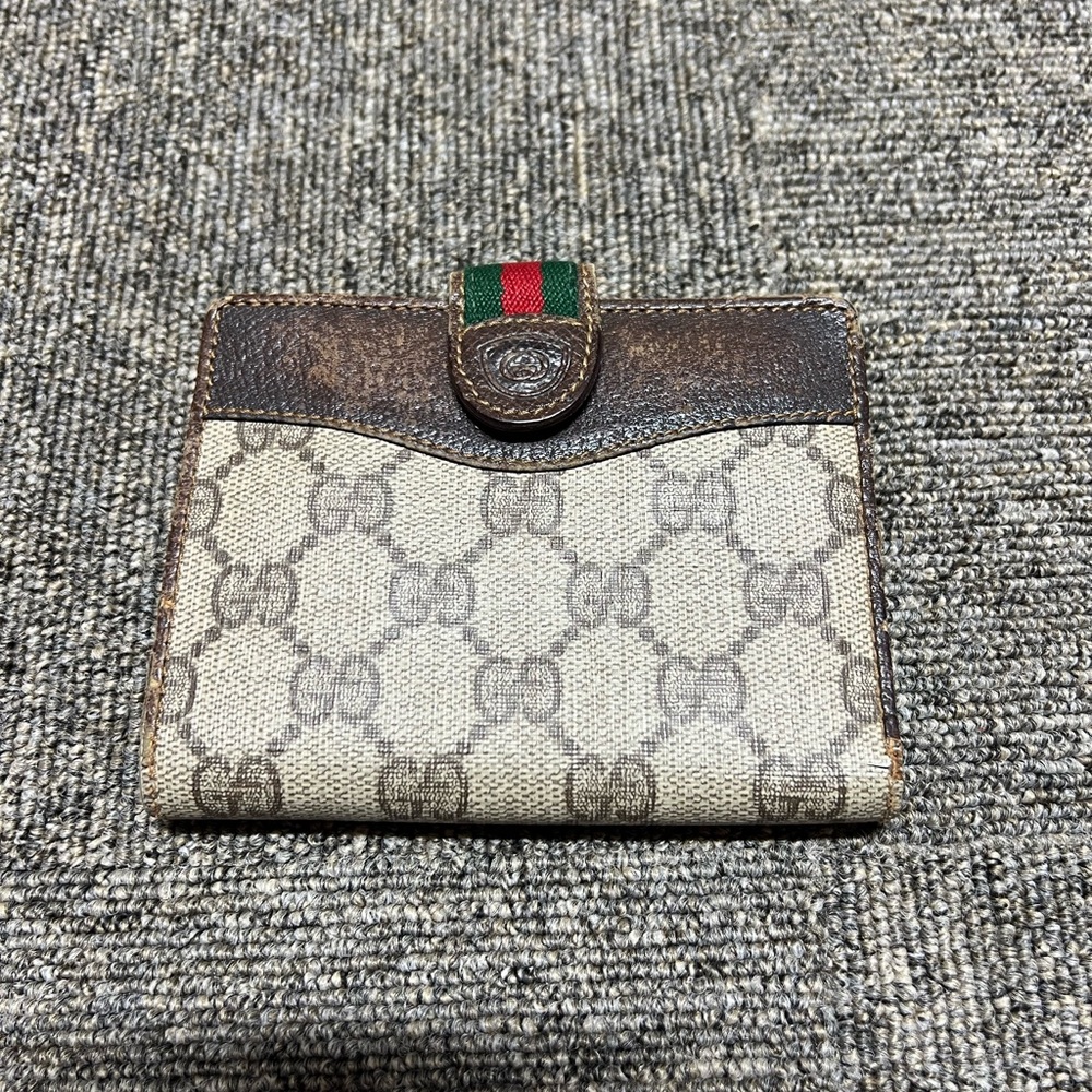 Authentic Gucci Brown Sherry Line Leather
Bifold Wallet